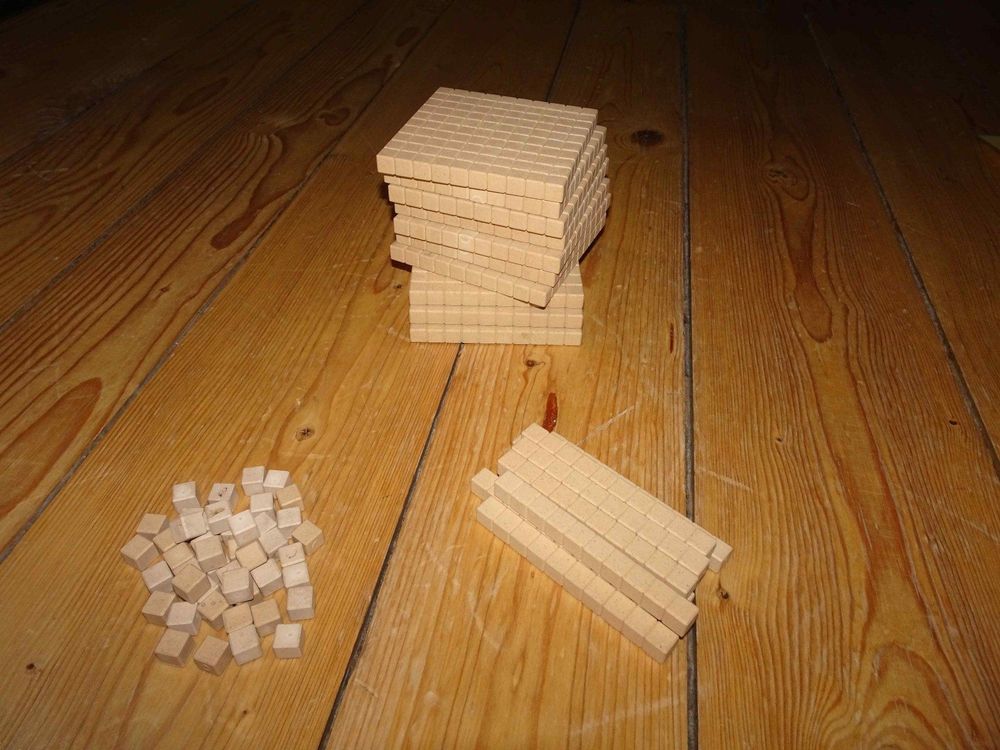 Mathe-Würfel Set Aus Holz - Rechnen Lernen Im Zahlenraum Bis 1000