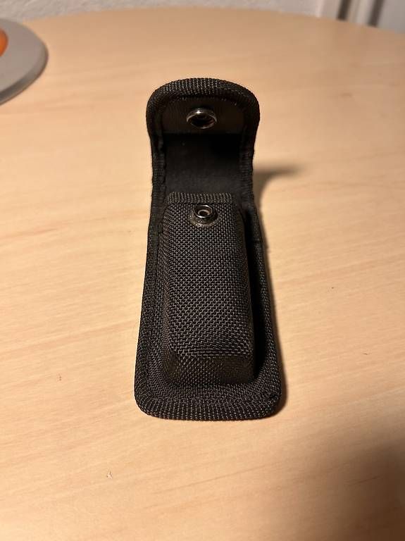 Taschenmesser: Porte couteau – Neu (gemäss Beschreibung) aus Neuchâtel von zib_lzs8