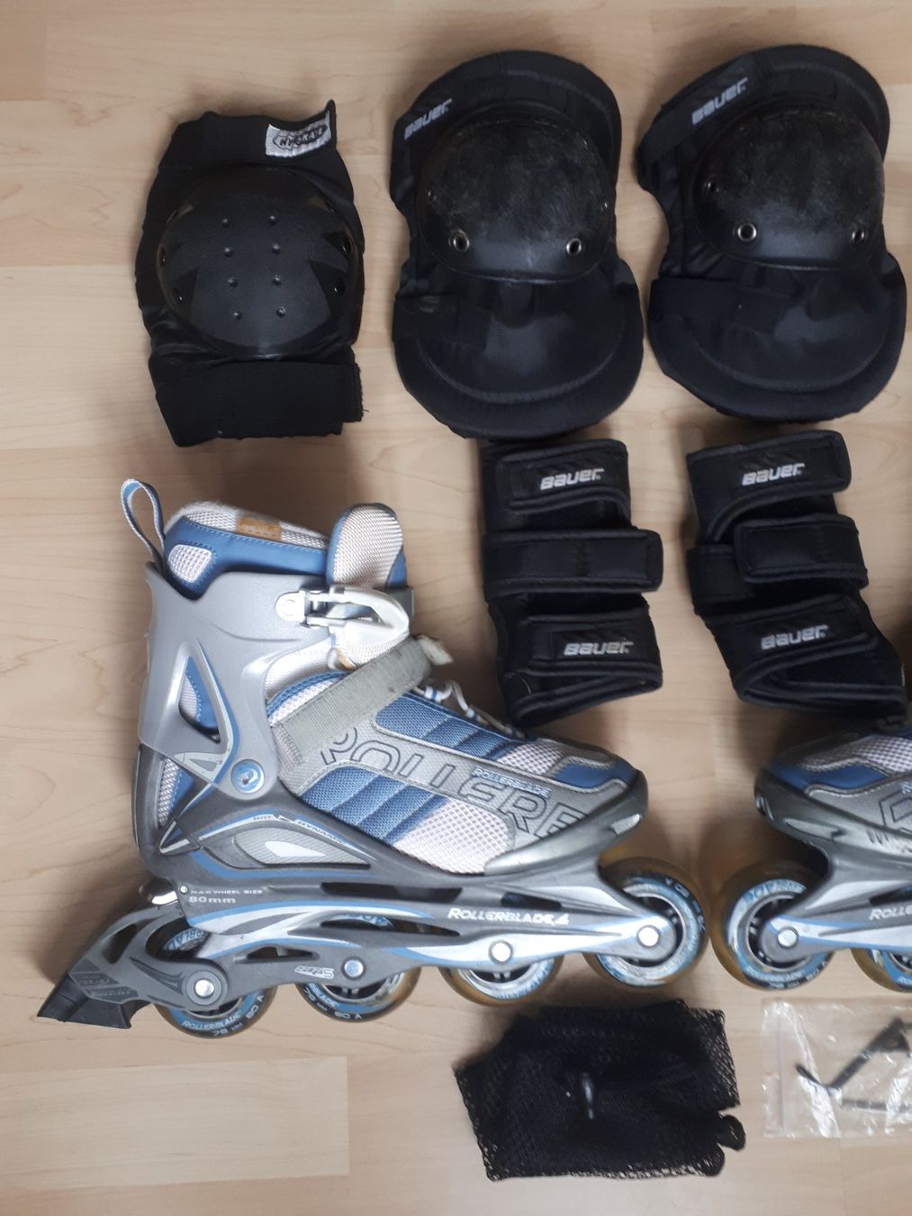 Pattini in linea & Pattini a rotelle: Inline Skates ROLLER B  Grösse 40,5 mit Gelenkschütz – Usato da Dürnten venduto da kuh_7mdq 1