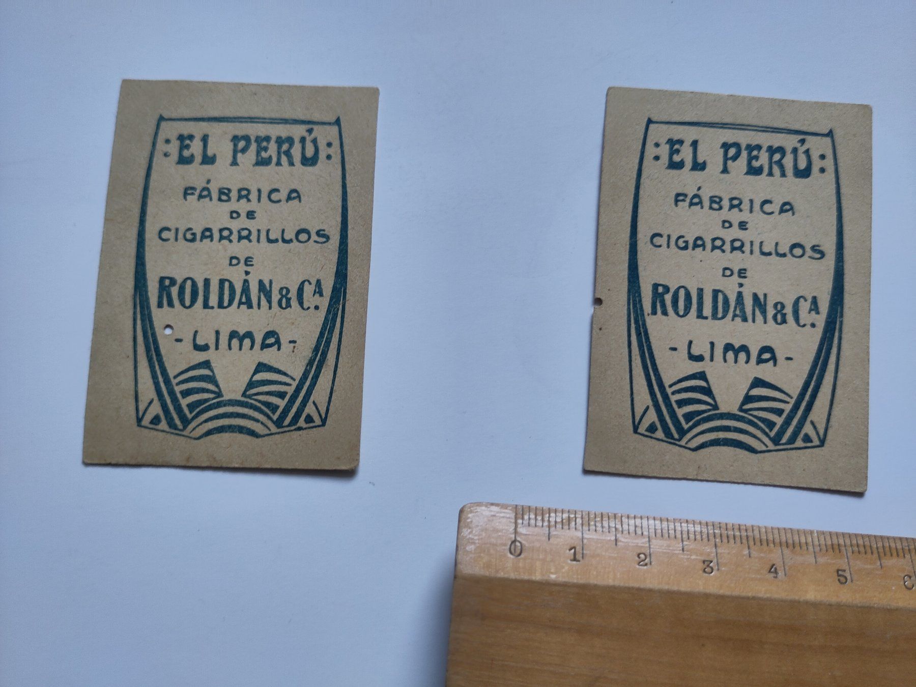 Foto & Immagini: 2 vintage erotische Zigaretten-Bildchen aus Peru – Usato da Schaffhausen venduto da RolfMeister 1