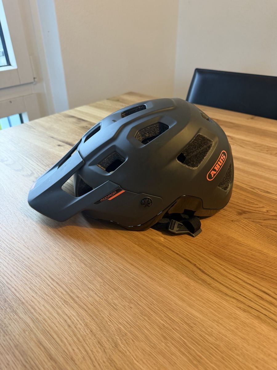 Abus Caschi: Abus Modrop 57-61 Helm Velohelm – Usato da Wohlen AG venduto da ale_yfy5 1