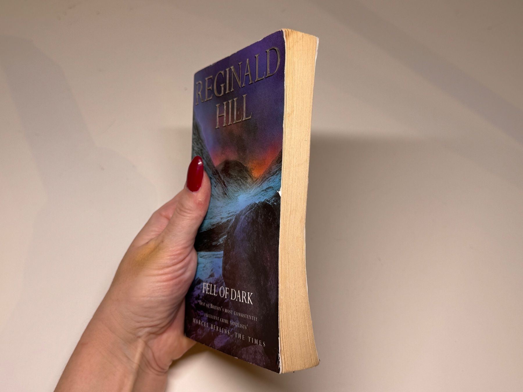 Libri: NOVEL: Reginald Hill, Fell of Dark – Usato da Grosswangen venduto da English_books 1