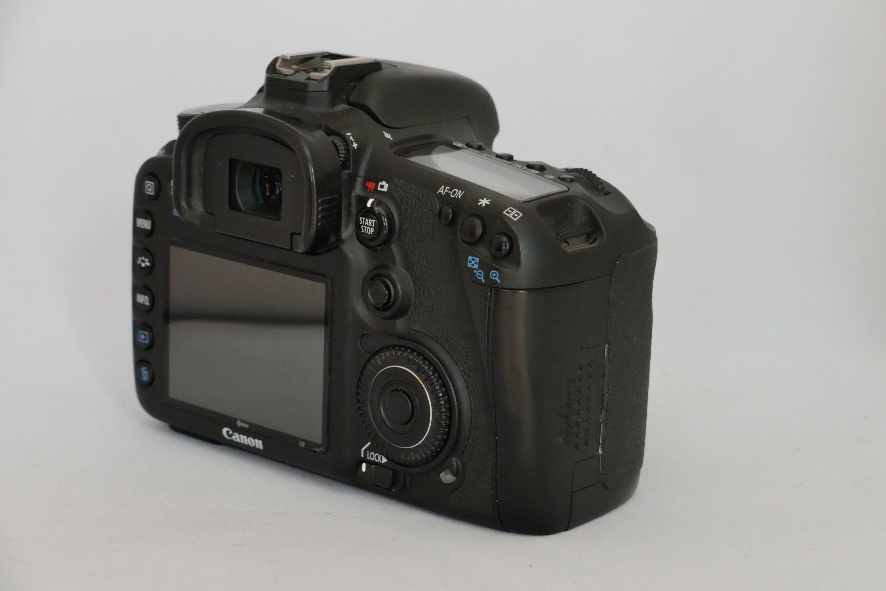 Canon Kamera: Canon EOS 7D mit Objektiv 50mm 1:1.8 STM – Gebraucht aus Trimmis von Marli1 5