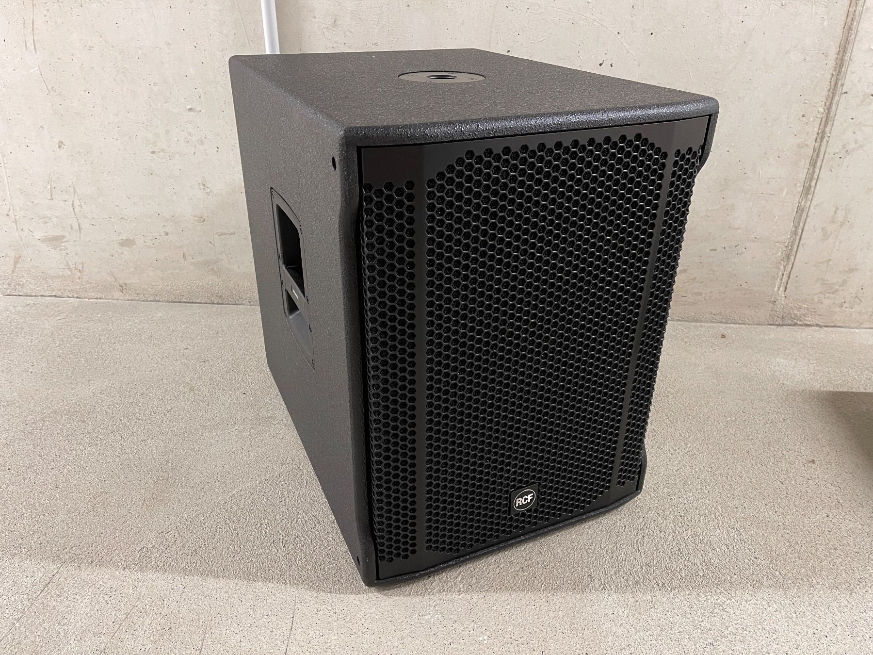 RCF Lautsprecher: RCF Subwoofer «SUB 705-AS II» – Gebraucht aus Zollikofen von Generation-Y