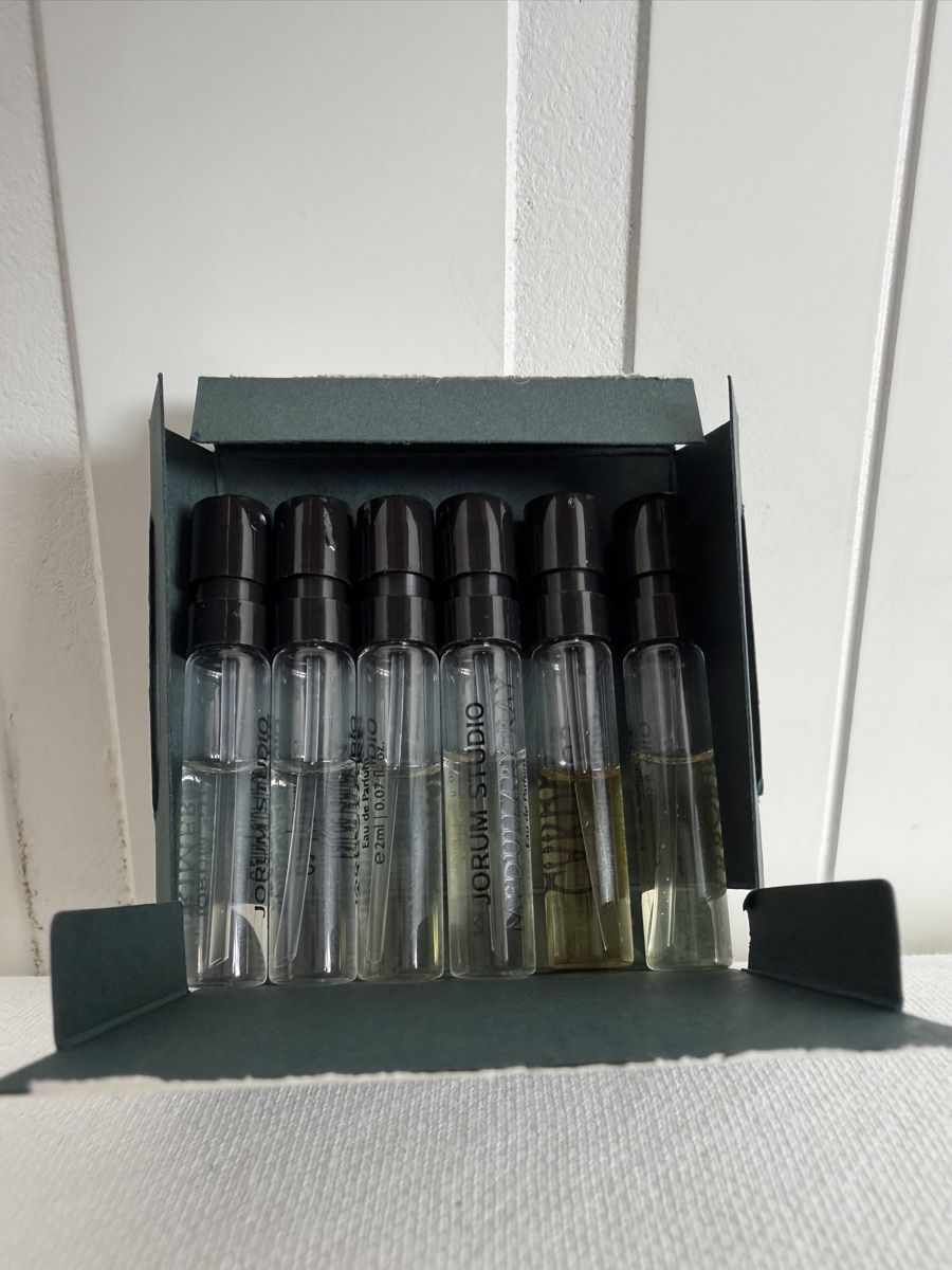 Profumi & Eau de Toilette: Jorum Studio coffrets échantillons  – Usato da fey venduto da Caductilometre 3