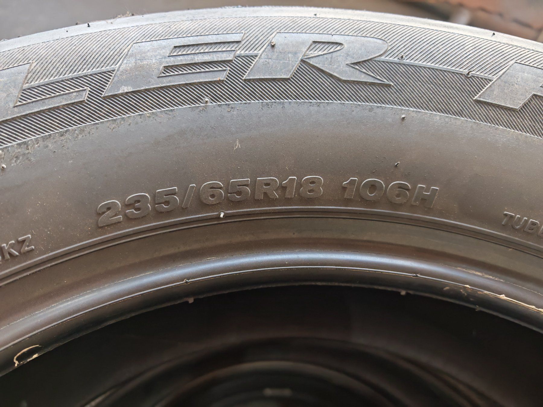 Pneumatici & Ruote complete: Bridgestone 235/65 R18 – Nuovo (secondo la descrizione) da Richenthal venduto da maenggi16 2