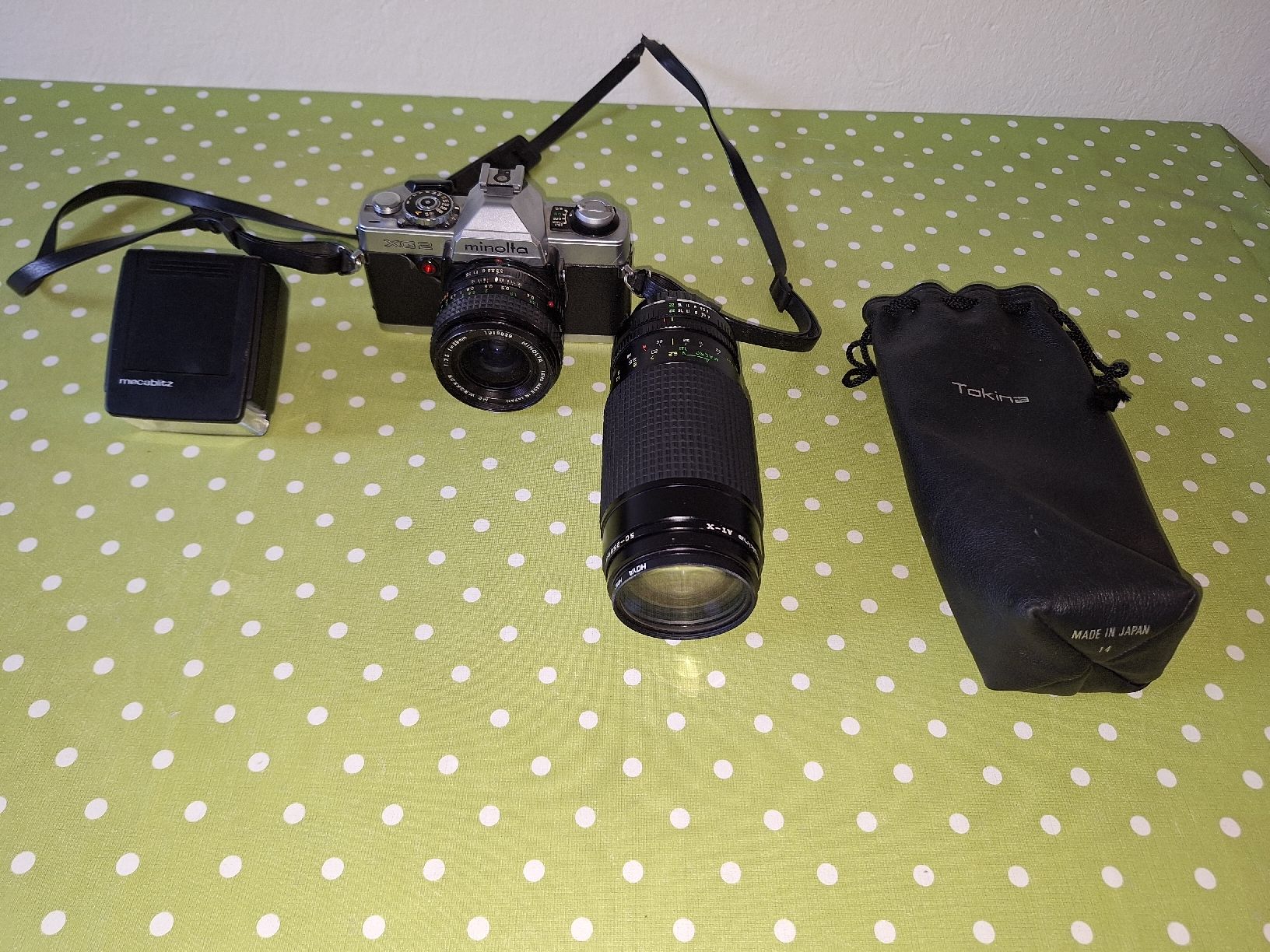 Minolta Fotocamera: Analog Minolta Kameras mit Zoom Objekte und Flasch – Usato da Riehen venduto da MaestroImperatore 1