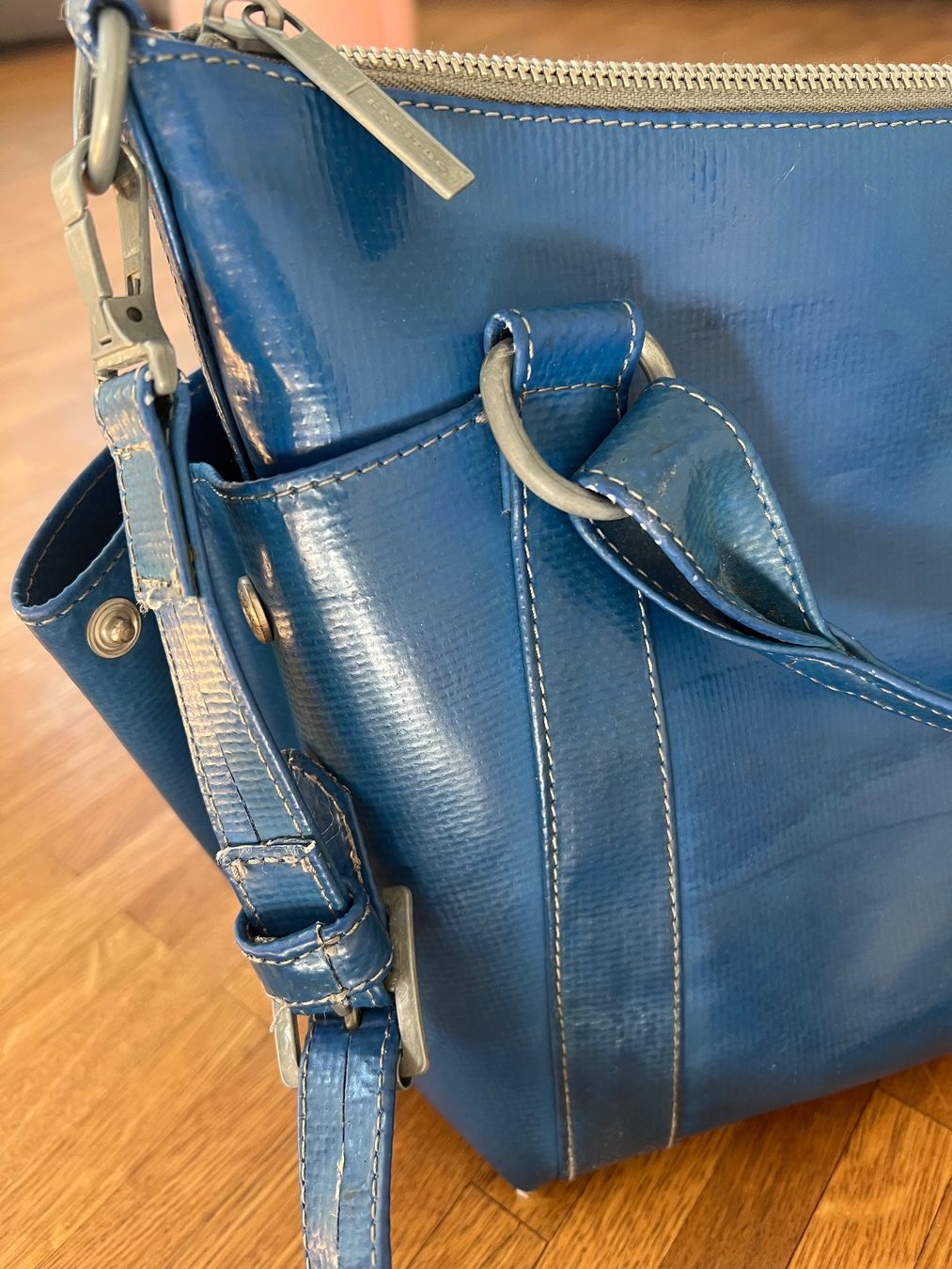 Freitag Taschen: Handtasche blau vonFreitag – Gebraucht aus Zürich von leererkasten 6