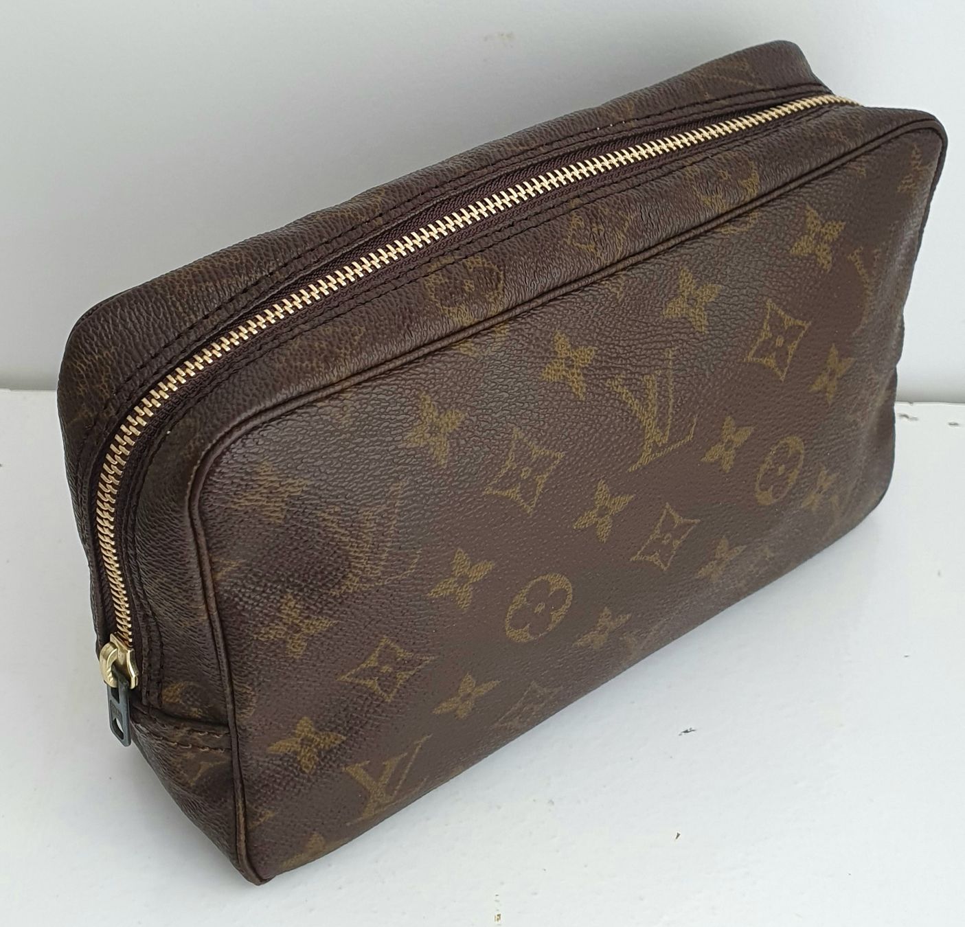 Louis Vuitton Trousses de maquillage: Louis Vuitton PM Necessaire Monogram Canvas – D'occasion à Niederteufen par Mira_72