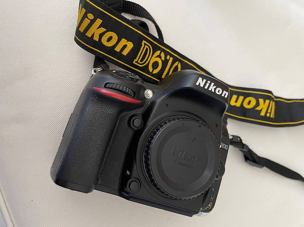 Nikon Fotocamera: Nikon D610  Digital Kamera body – Usato da Weiach venduto da Jippiich