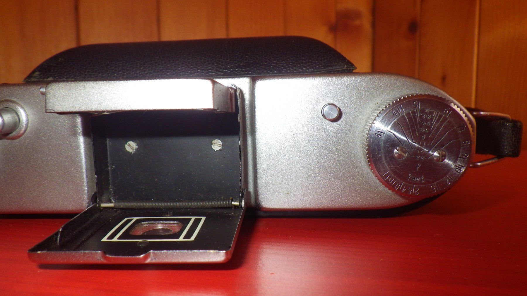 Fotocamera: Ensign Selfix 820 – Usato da Corbeyrier venduto da SkinGraft 4