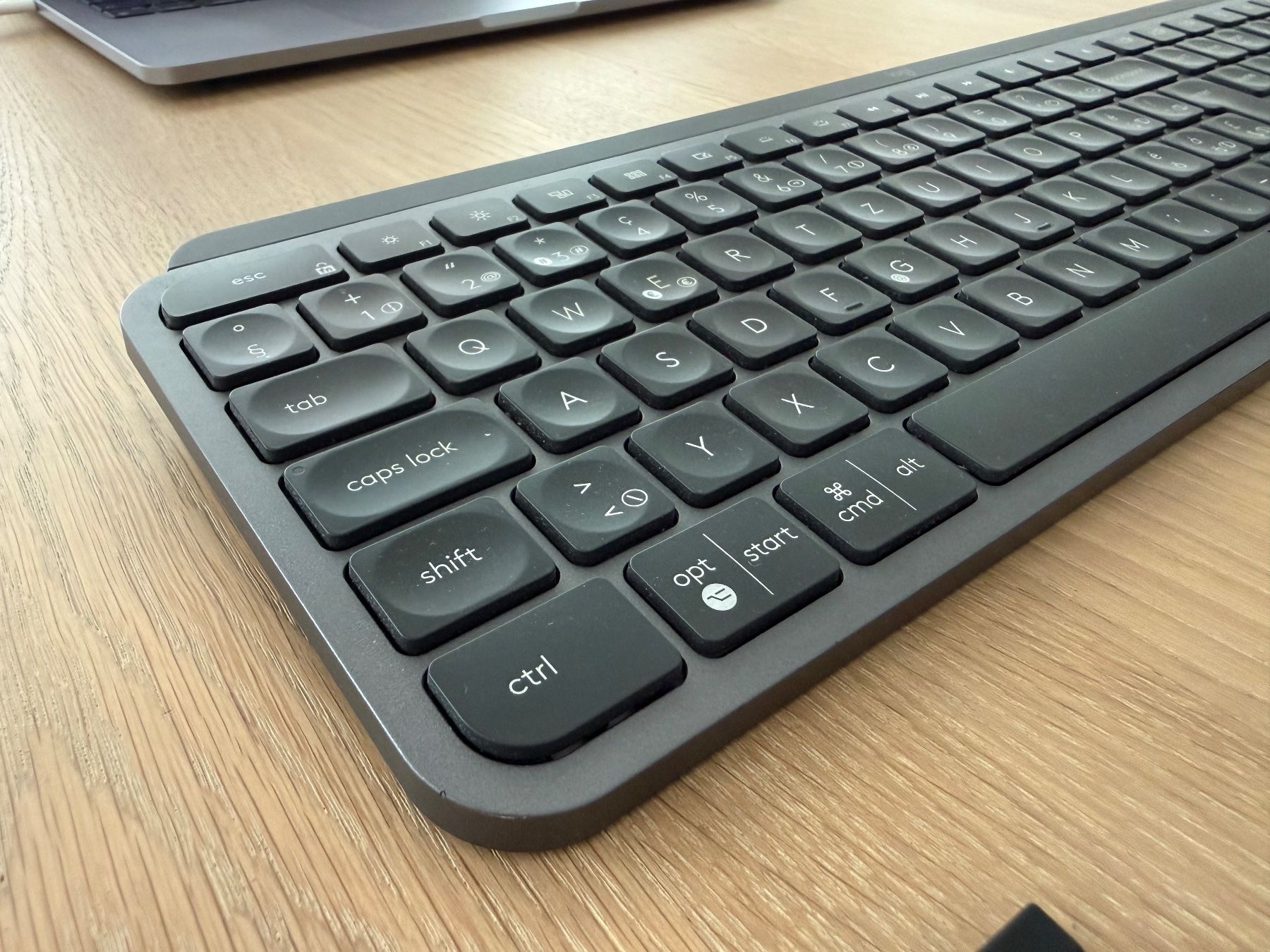 Logitech Claviers: Logitech MX Keys und MX Vertical – D'occasion à Effretikon par tim0thy 3