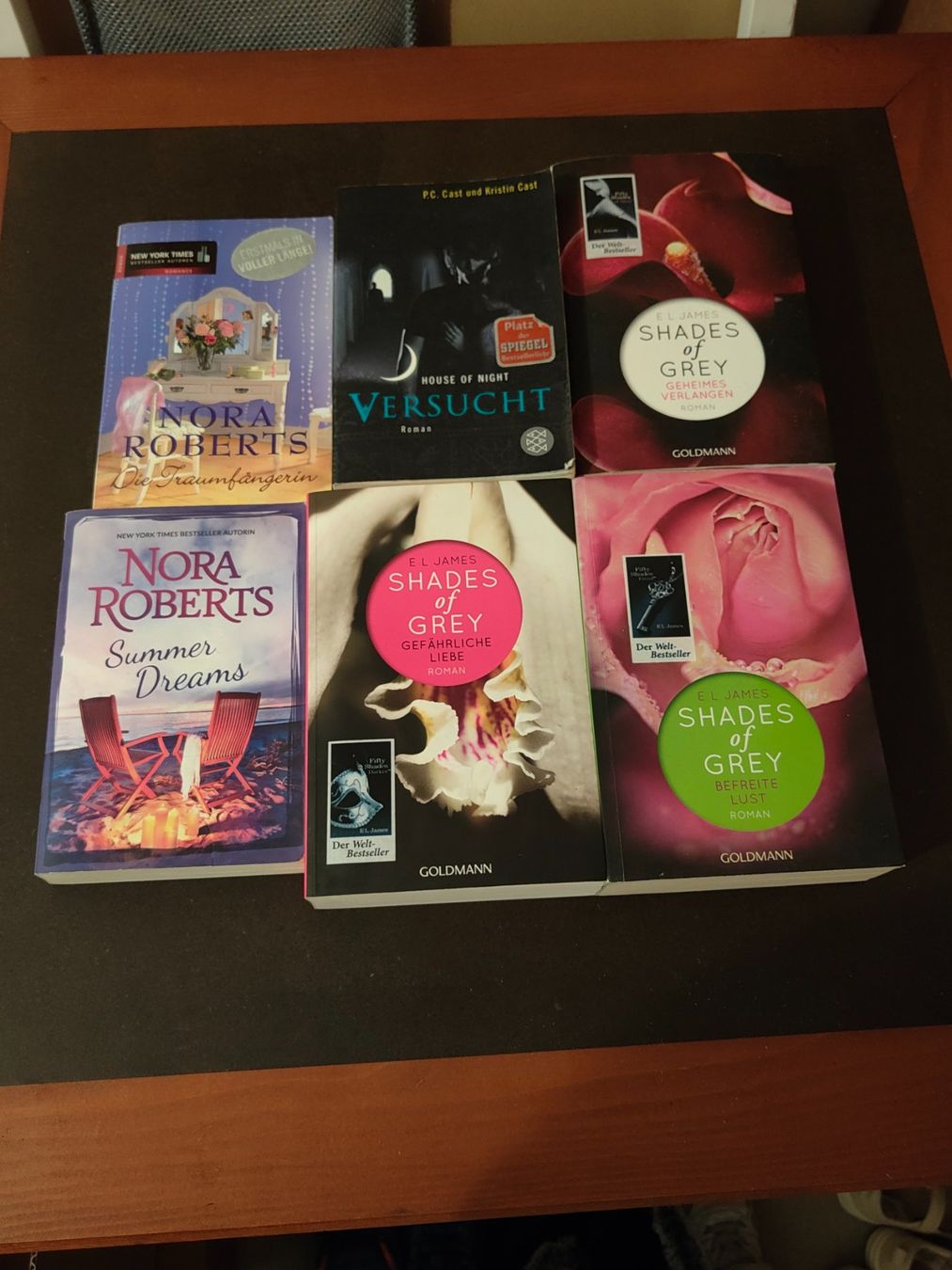 Bücher: Bücherpaket Shades Roberts – Neu (gemäss Beschreibung) aus Seewen SZ von pakosshop
