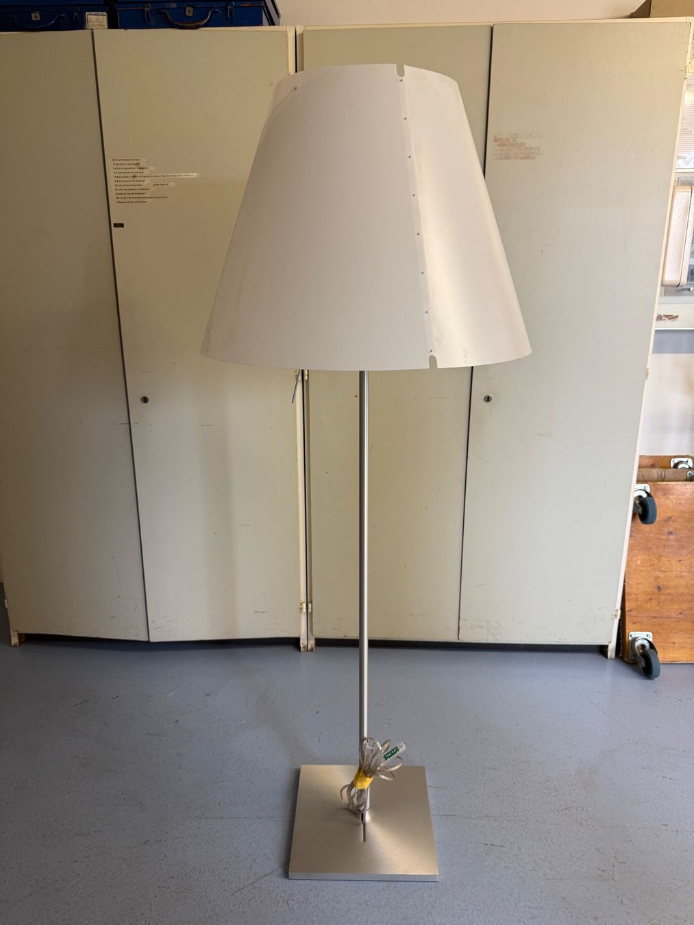 Lampade: Stehlampe Grande Constanza – Usato da Wittenwil venduto da tabaskus