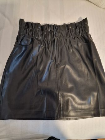 Coole Kunstlederrock, schwarz, Gr. L Super Zustand!