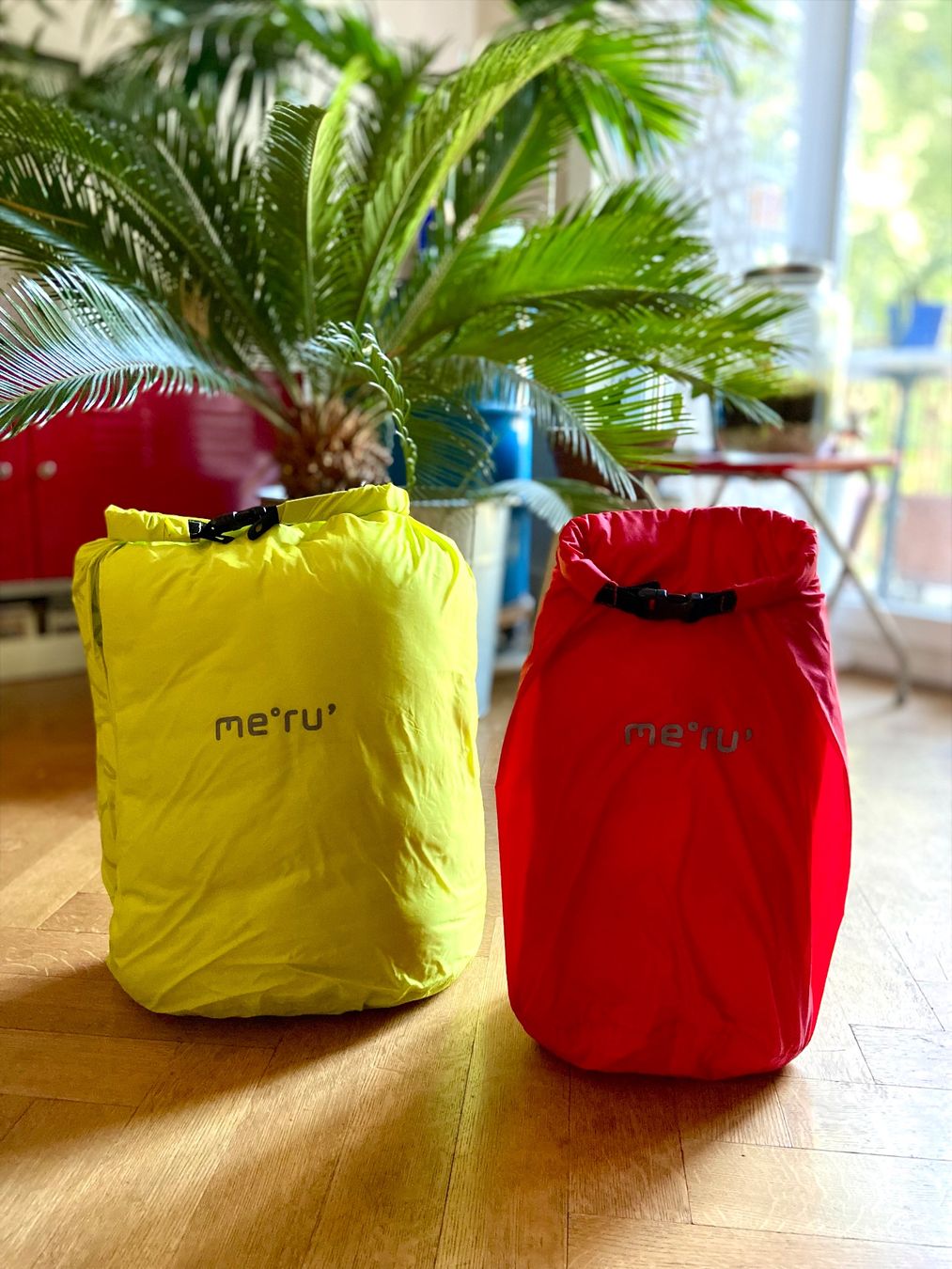 Meru Borse: Sacs de compression "Meru",  lot de 2, parfait état – Nuovo (secondo la descrizione) da Lausanne venduto da maintenant