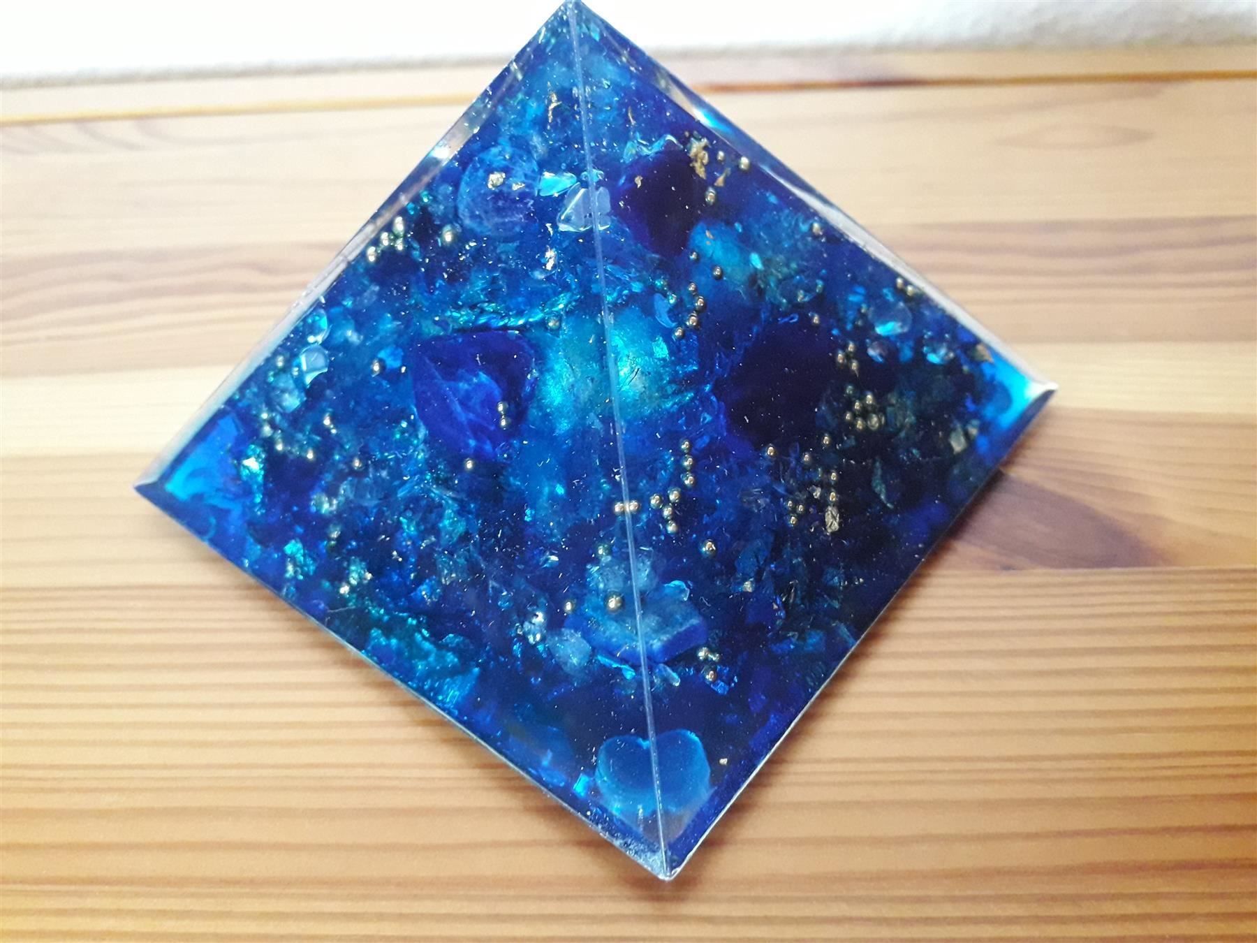 Pietre preziose: ORGONIT Pyramide Medium * dunkelblau – Nuovo e nell'imballaggio originale da Aeschi b. Spiez venduto da KRONLICHT 6