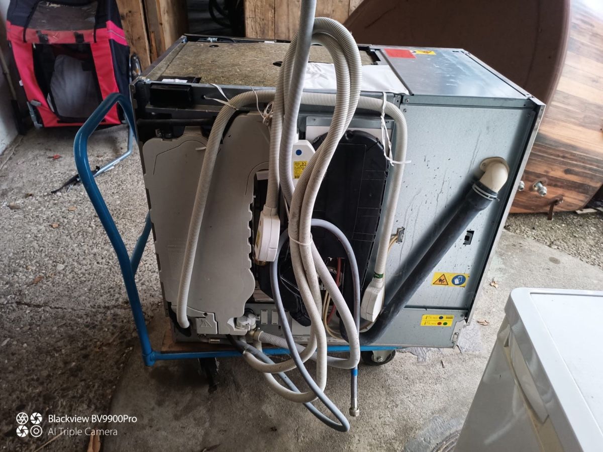 Miele Lavastoviglie: Miele Professionale Spülmaschine – Usato da Biel/Bienne venduto da Husseinsheikho 4