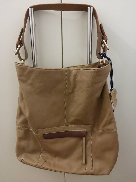 Esprit Sacs femmes: Tasche Echtleder Esprit – Neuf (Voir description) à Wettingen par okatiki