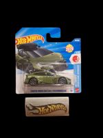 HW J-Imports 2026 Toyota Prius Custom mit Dachbox 1/10 S