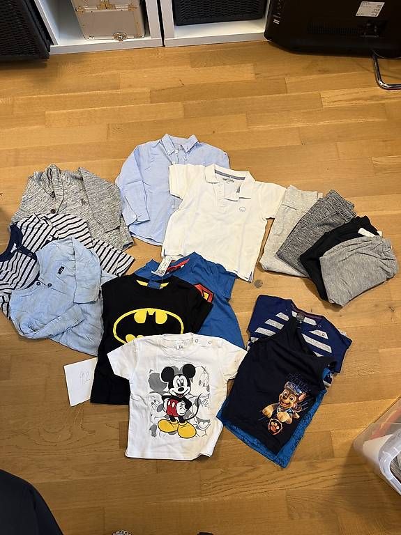 Lotti & Set di vestiti: Kleiderpacket Jungs Grösse 92 – Usato da Altendorf venduto da SabrinaC93