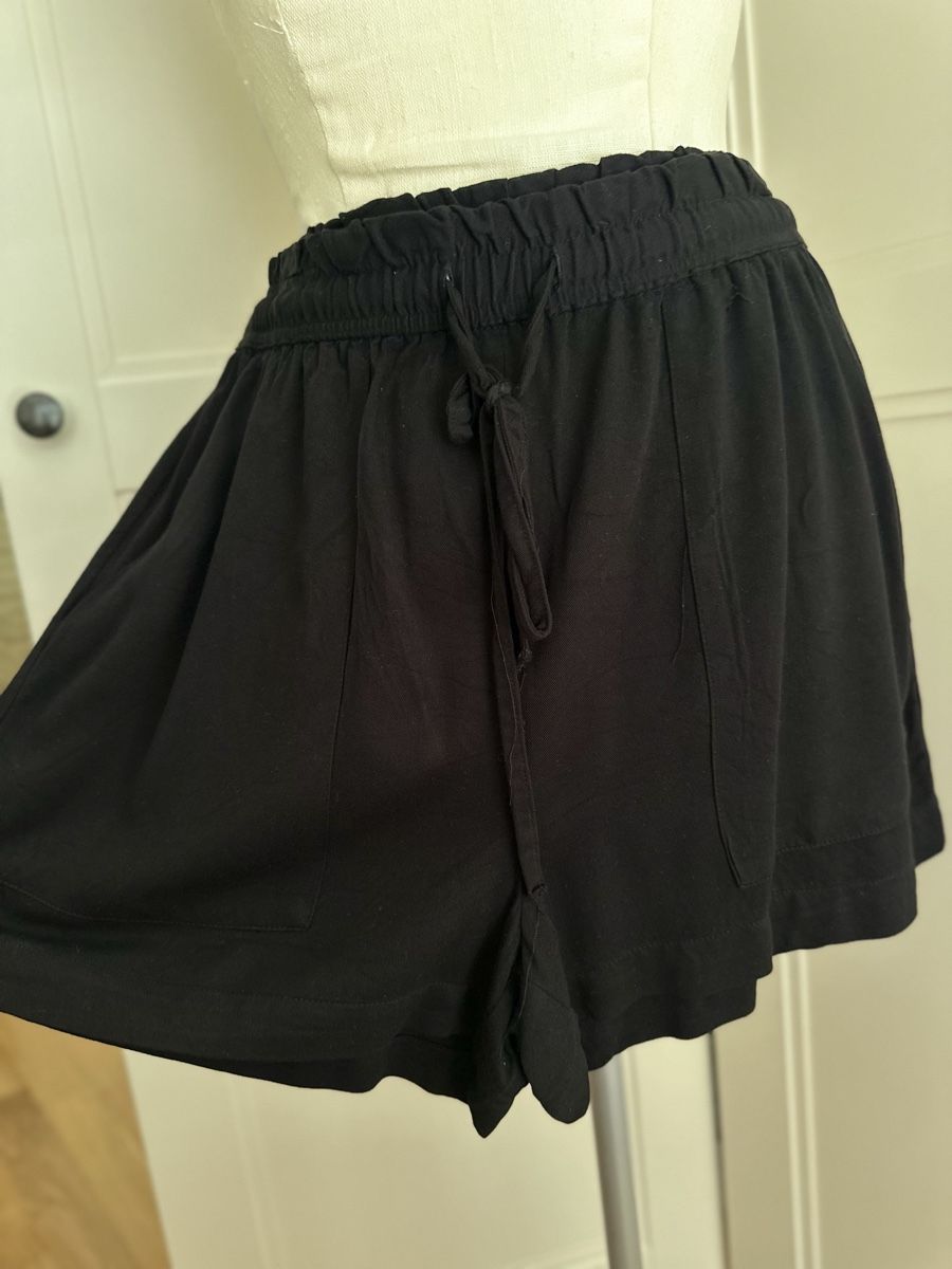 Pantaloni: Black Shorts – Usato da Erlinsbach SO venduto da dikaan 2
