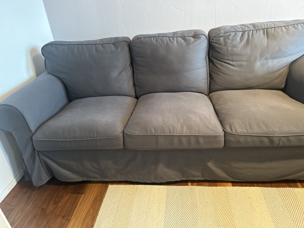 Divani: Gemütliches Sofa mit Hocker, grau - Top Zustand – Usato da Mörschwil venduto da philmensa 2