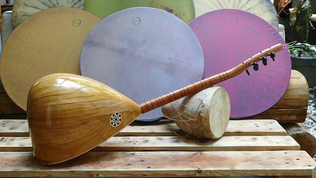 Musikinstrumente: Baglama – Neu und originalverpackt aus Basel von ozgurkitapevi 1