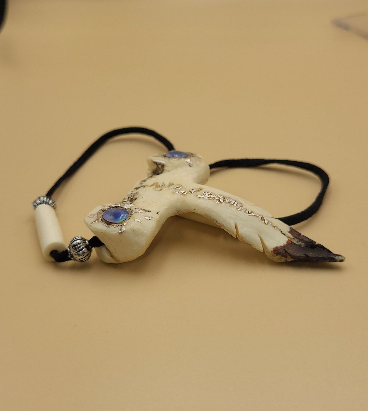 Ketten: UNIKAT Handgemachte Collier Mit Knochen Anhänger und 2 Opal – Gebraucht aus Wald ZH von SwissPawnshop 3