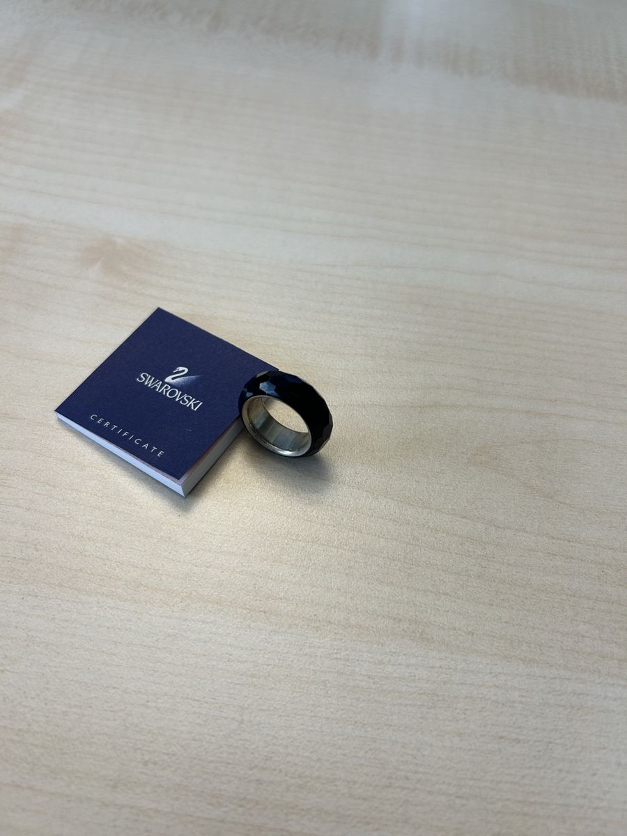 Swarovski Ringe: Swarovski Ring schwarz – Neu (gemäss Beschreibung) aus Zuchwil von celixne 5