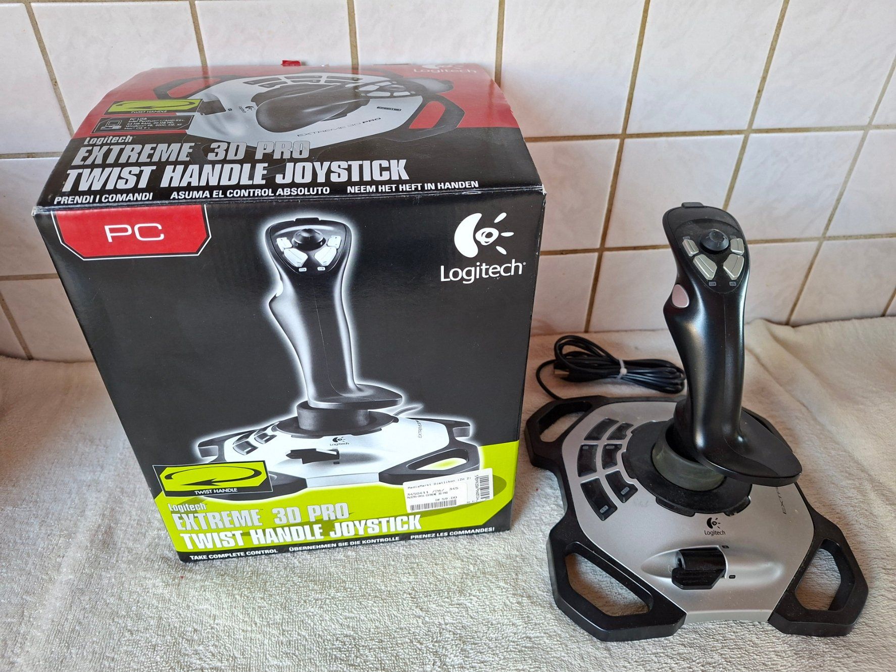 Manettes: Logitech Joystick Extrem 3D Pro – D'occasion à Eschen par Noldi58 4