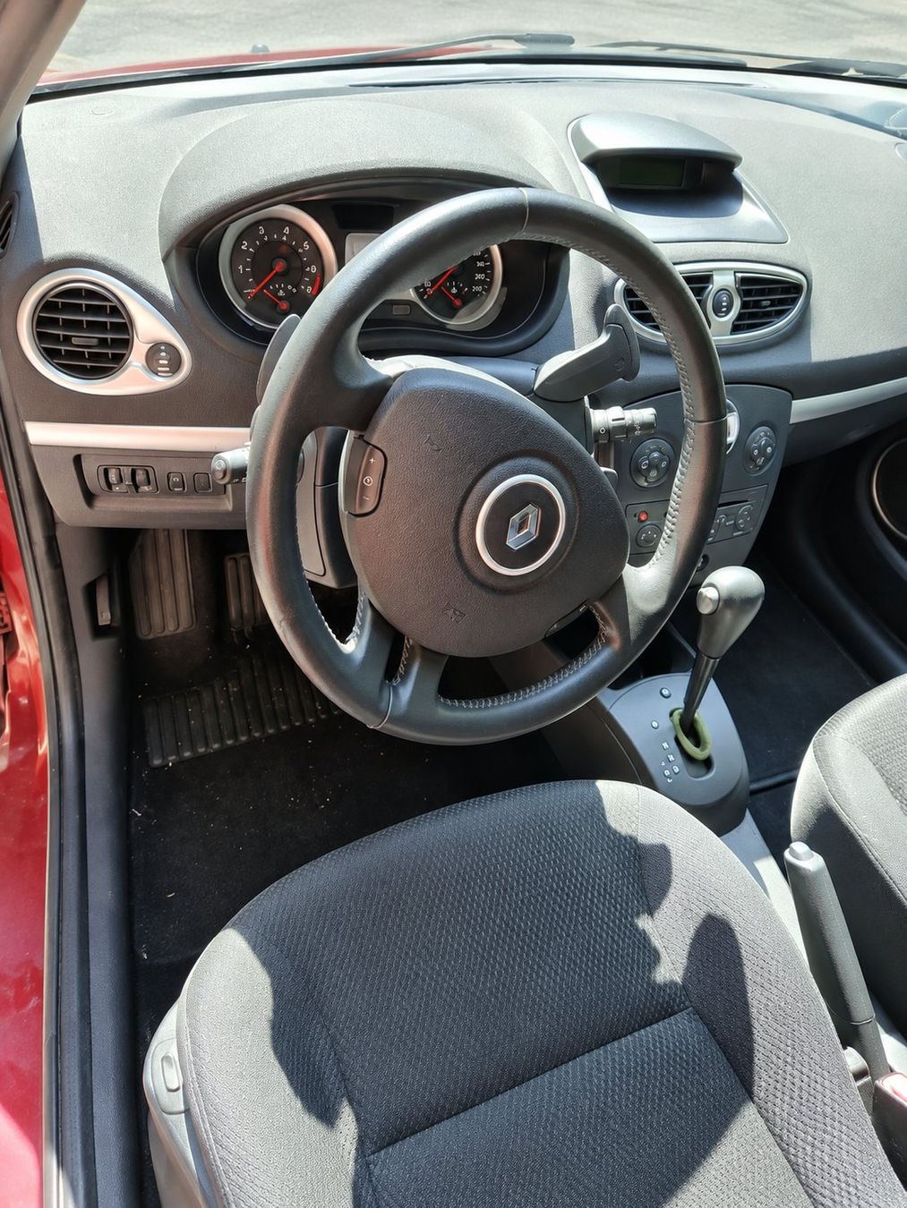Renault Automobili: Clio Grandtour 1.6 16V Dynamique Automatic – Usato da St. Gallen venduto da bja_75jf 3