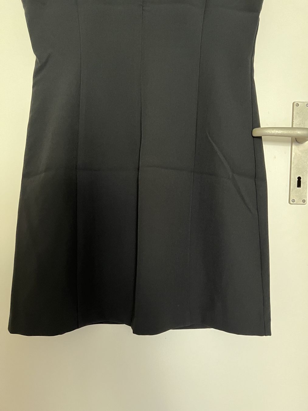H&M Kleider: H&M Black Dress EUR M – Neu (gemäss Beschreibung) aus Horgen von linuxrp 8
