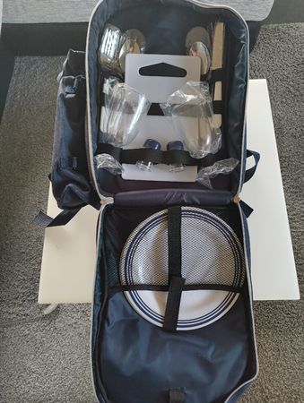Kompletter Picknickrucksack für 2 Personen, neuwertig