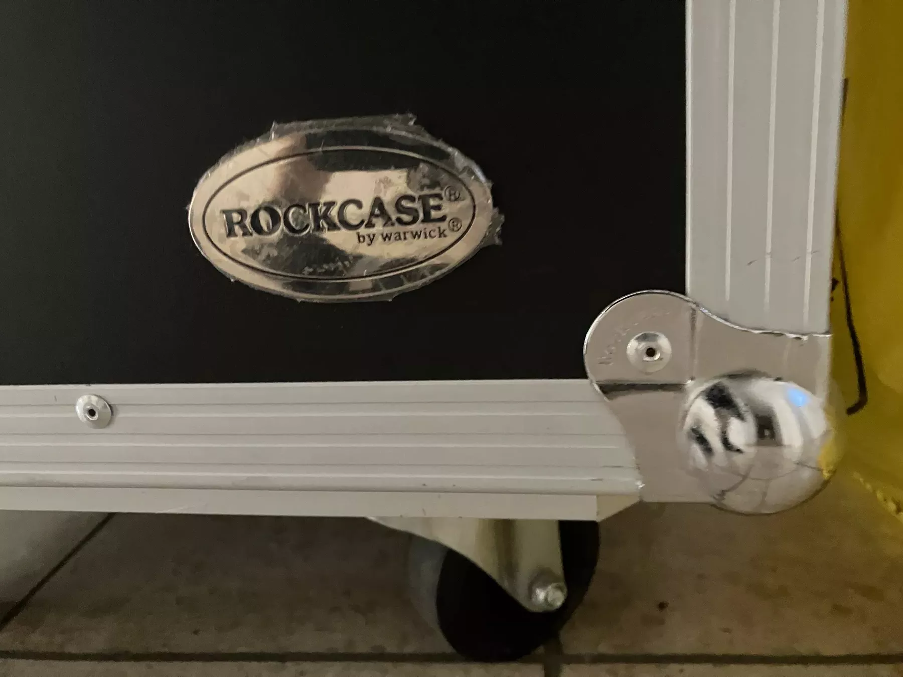 Altri accessori: 19" Rockcase by Warwick - Rack mir Rollen – Usato da Eiken venduto da Vivaldi01 3