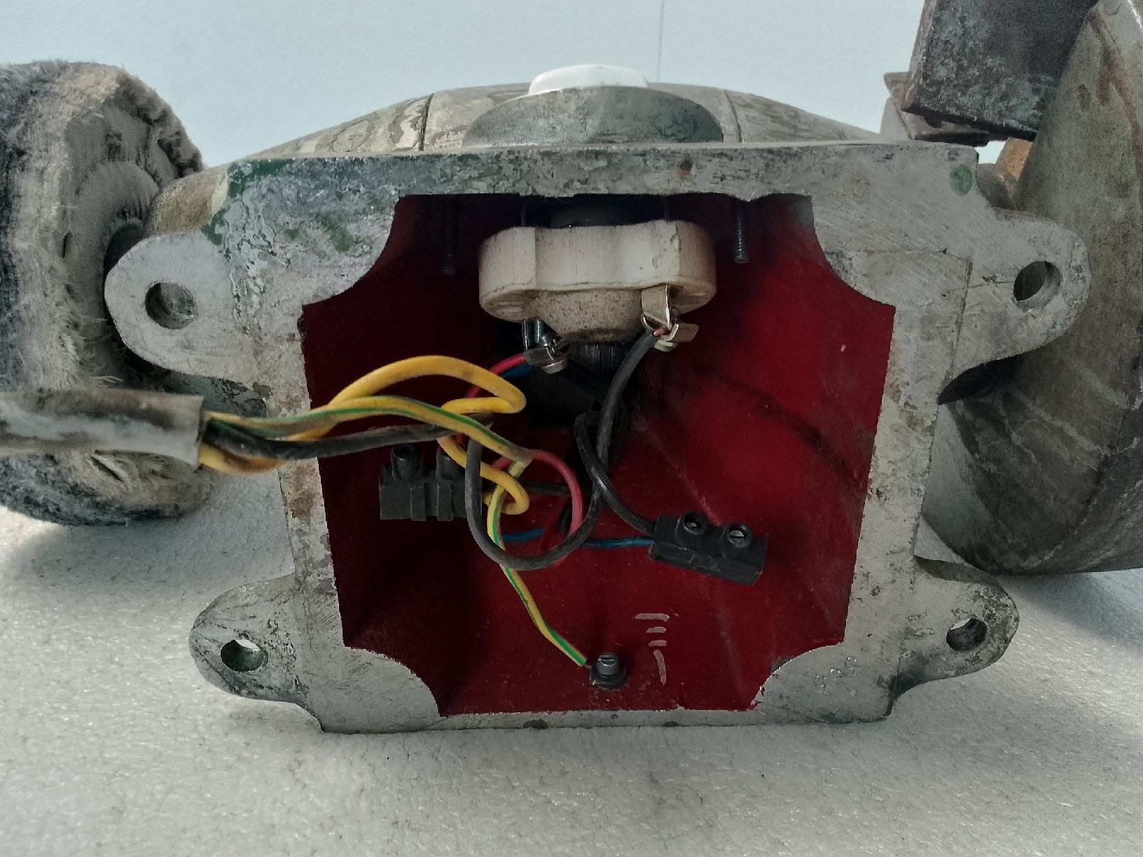 Tutte le macchine: Schleifbock mit Polieraufsatz gebraucht, 220V – Difettoso da Trubschachen venduto da Caddy8 7