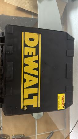 Boîte à outils DeWalt robuste