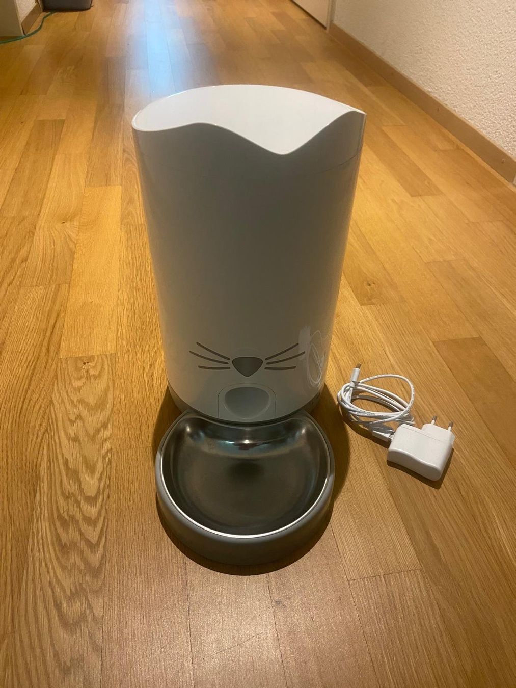 Mangimi: Catit Pixi Smart Feeder - Intelligenter Futterautomat – Usato da Ennetbürgen venduto da jou_l2mg
