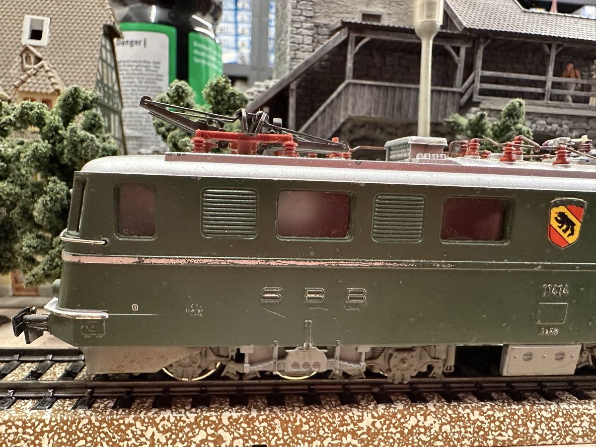 Märklin Modelleisenbahnen: Märklin 3050 SBB Ae 6/6 Bern – Gebraucht aus Lupsingen von New-Haven 1