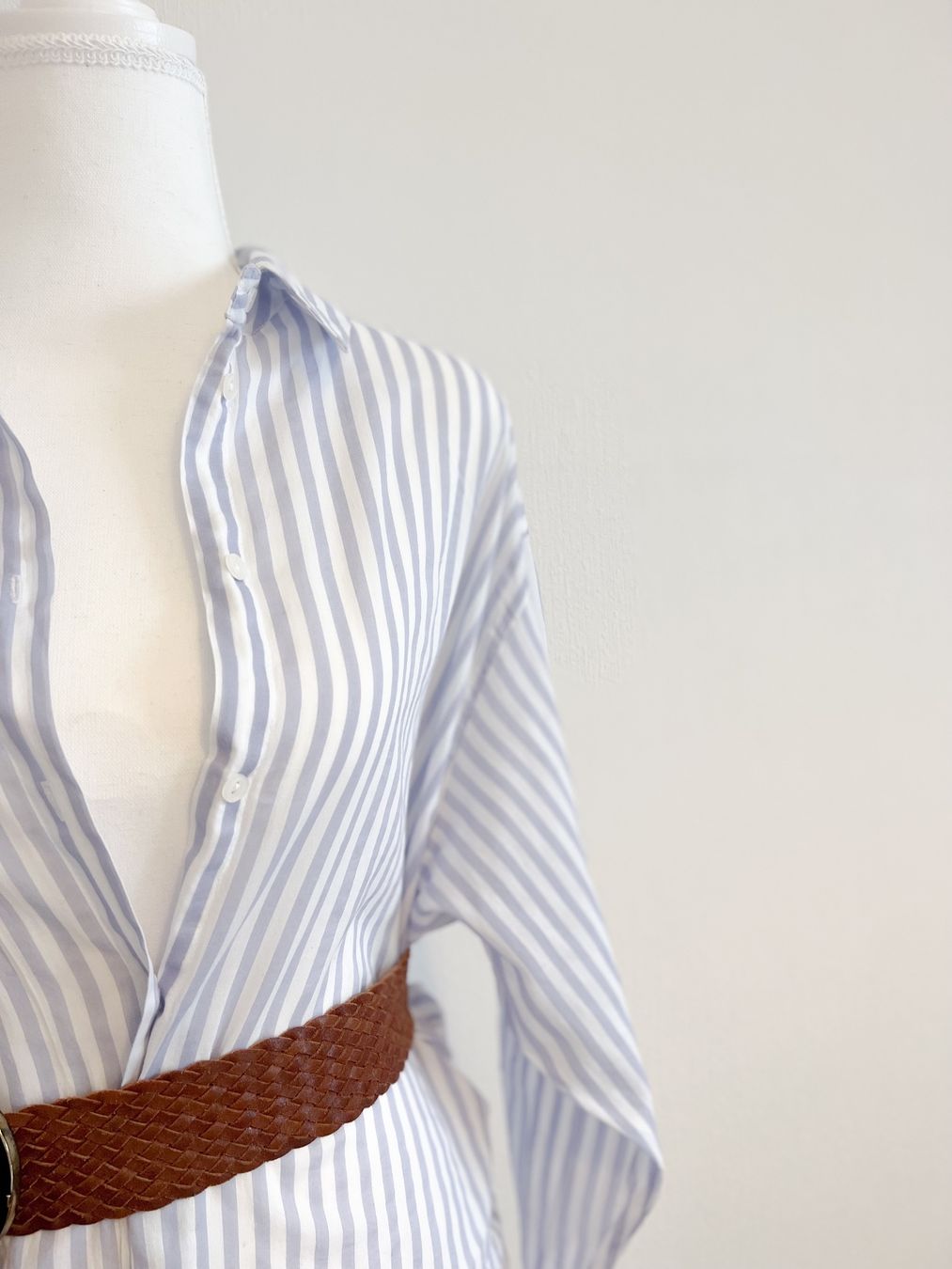 Camicette: Ensemble chemise + ceinture – Usato da Lausanne venduto da Greenbyaudrey 1