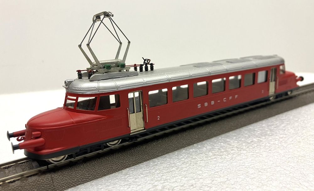 Swiss Modelleisenbahnen: smf ag CHF 1981 H0= schöner roter Pfeil - Messing Swiss Made – Gebraucht aus Thun von retoolinoo 2