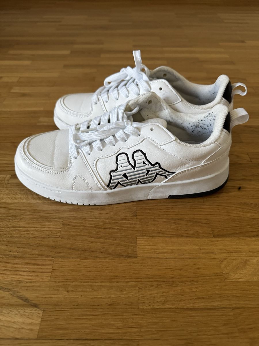 Kappa Scarpe da donna: Kappa baskets blanches pointure 38, presque pas portées. – Nuovo (secondo la descrizione) da Mont-sur-Lausanne venduto da Cora_R