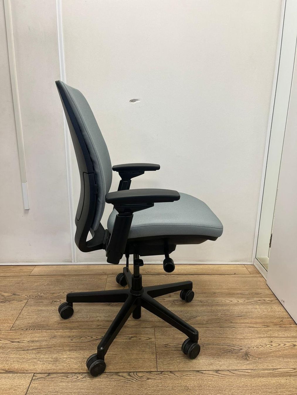 Steelcase Sedie: Steelcase Amia Grau – Usato da Purmerend venduto da Offeco 5