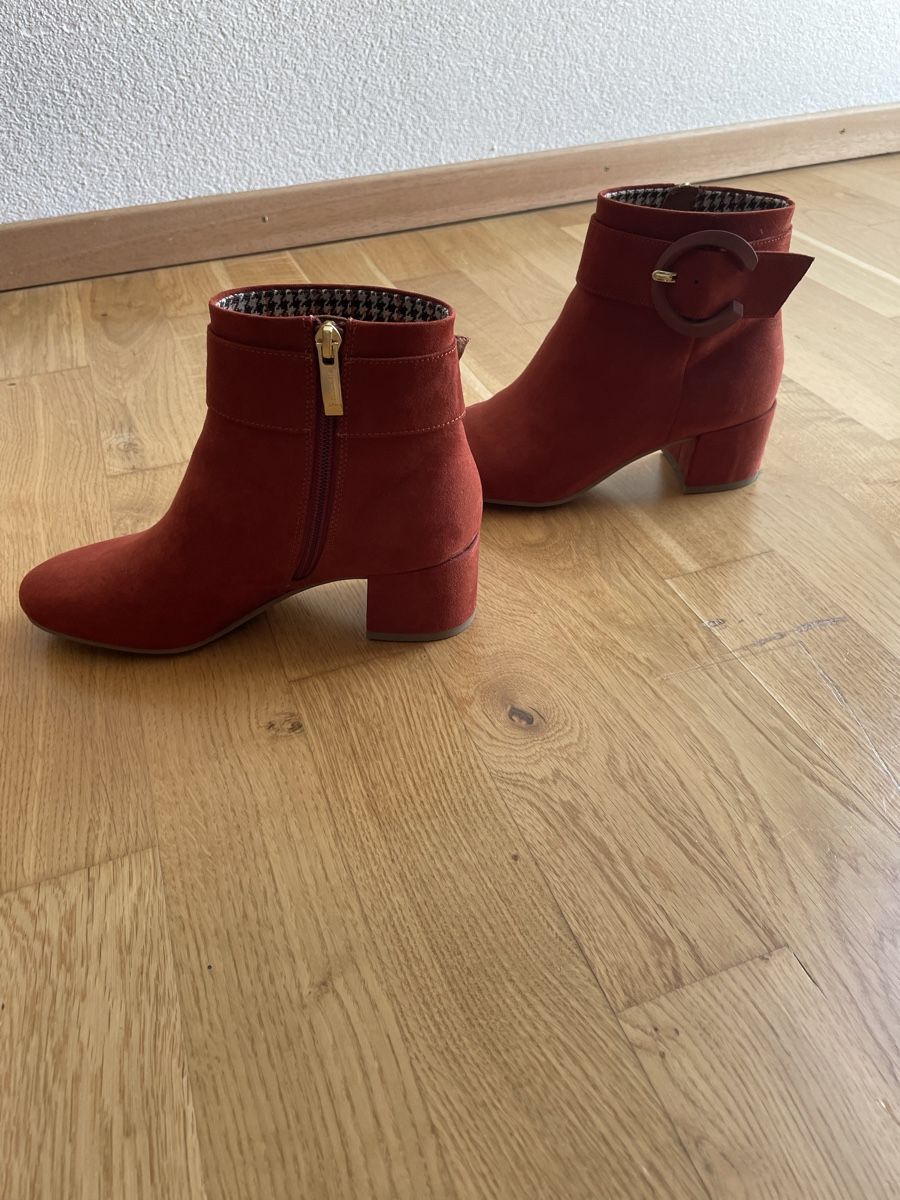 Scarpe da donna: Bottines Tamaris – Usato da Fribourg venduto da _rachel_01 1
