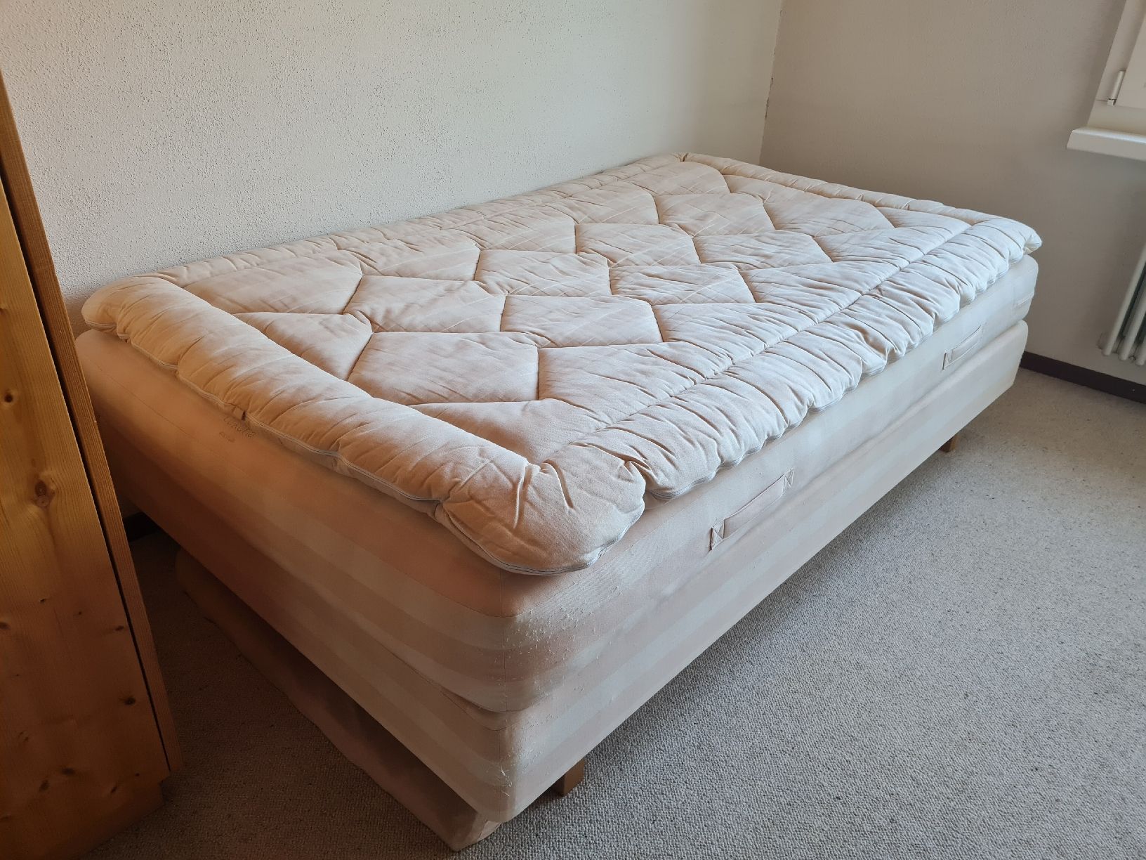Betten: Hästens Bett "Luxury medium" – Gebraucht aus Kleinandelfingen von reg_yg6p