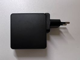 USB-C Charger Inkl. USA+GB-Adapter