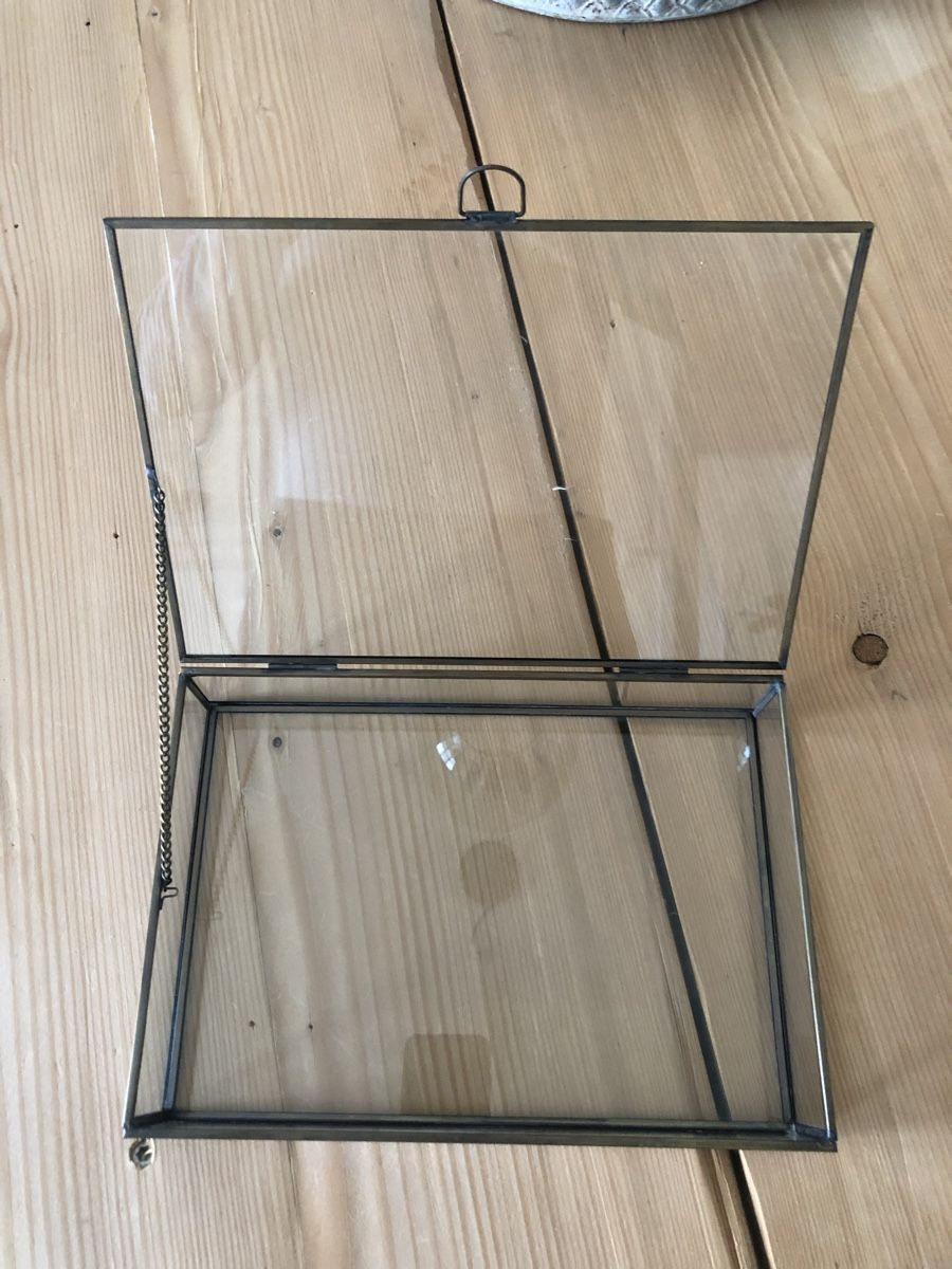 Cassapanche: Elegante Schmuckschatulle aus Glas mit Messingrand – Nuovo (secondo la descrizione) da Steffisburg venduto da Tiff8 4
