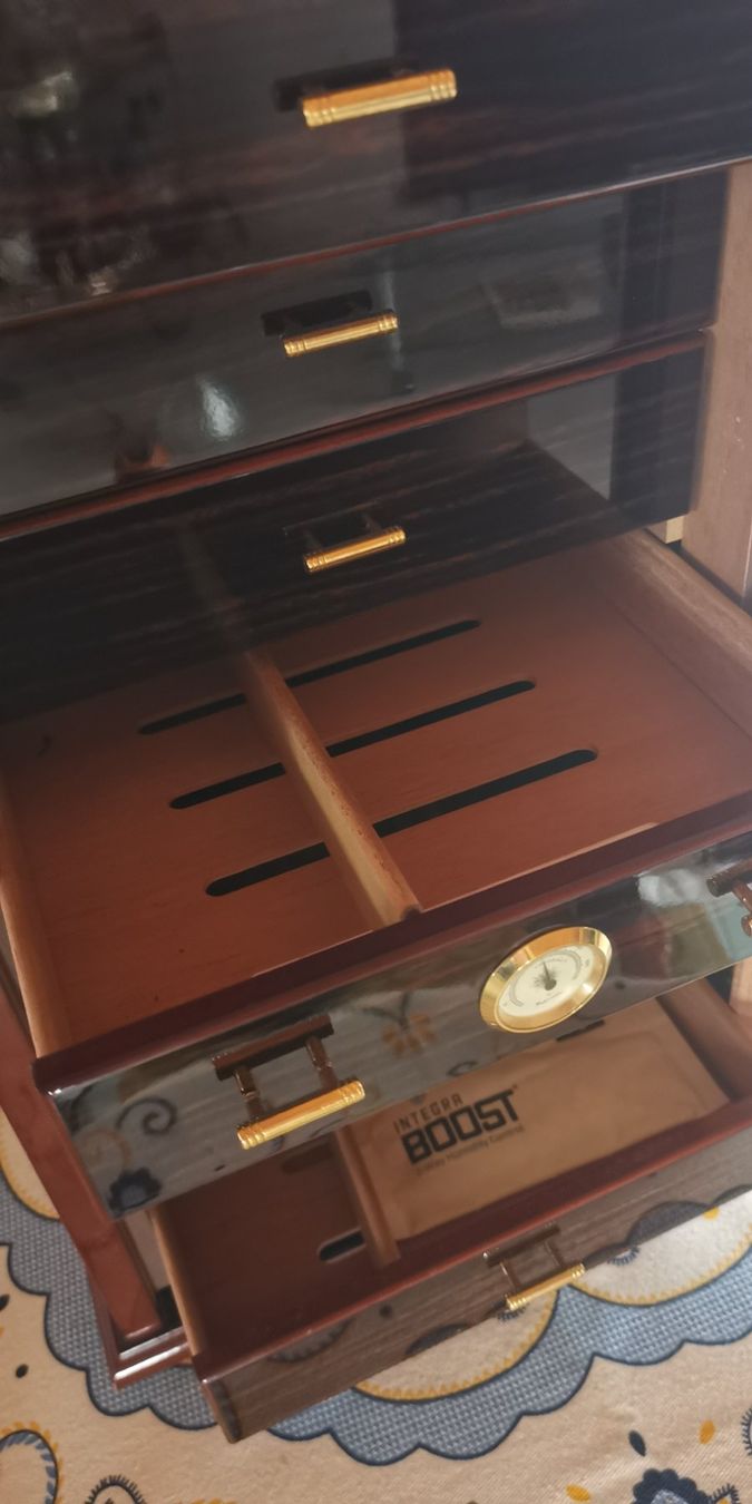 Humidore: Humidor – Gebraucht aus Hausen AG von inf_c5y7 1