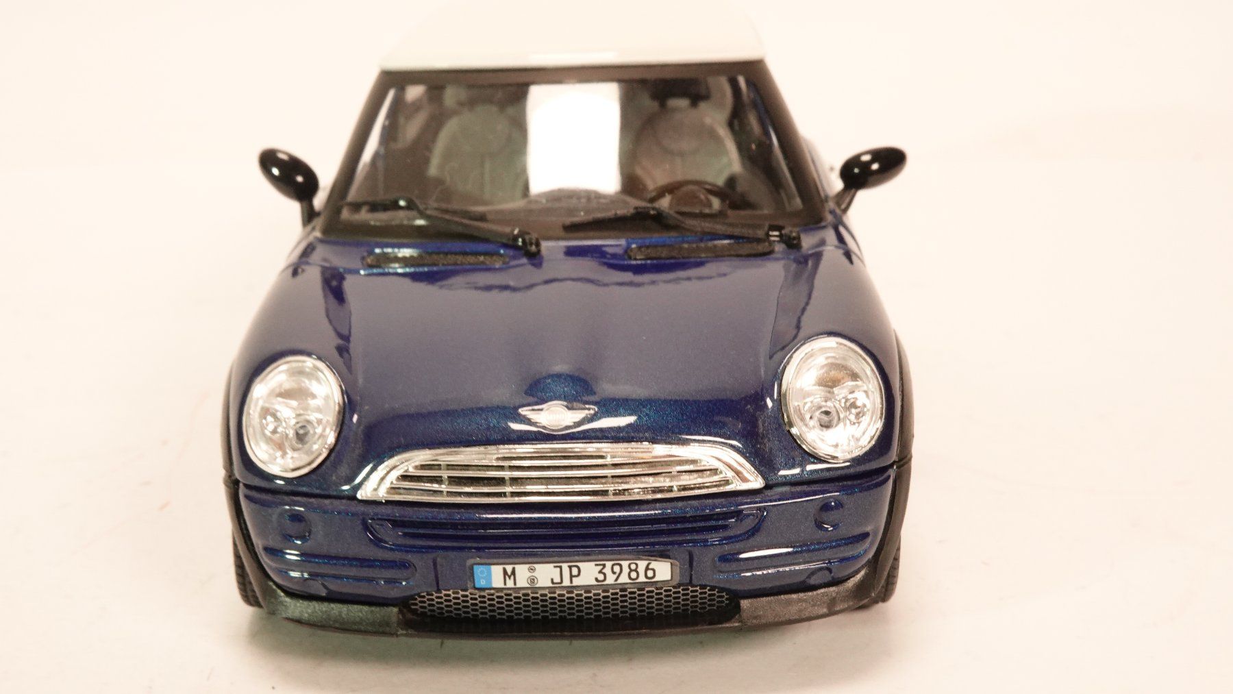 Bburago Modellini d'auto: e30 Bburago 1:24 Mini Cooper blau – Usato da Thun venduto da evinka_gmbh 4