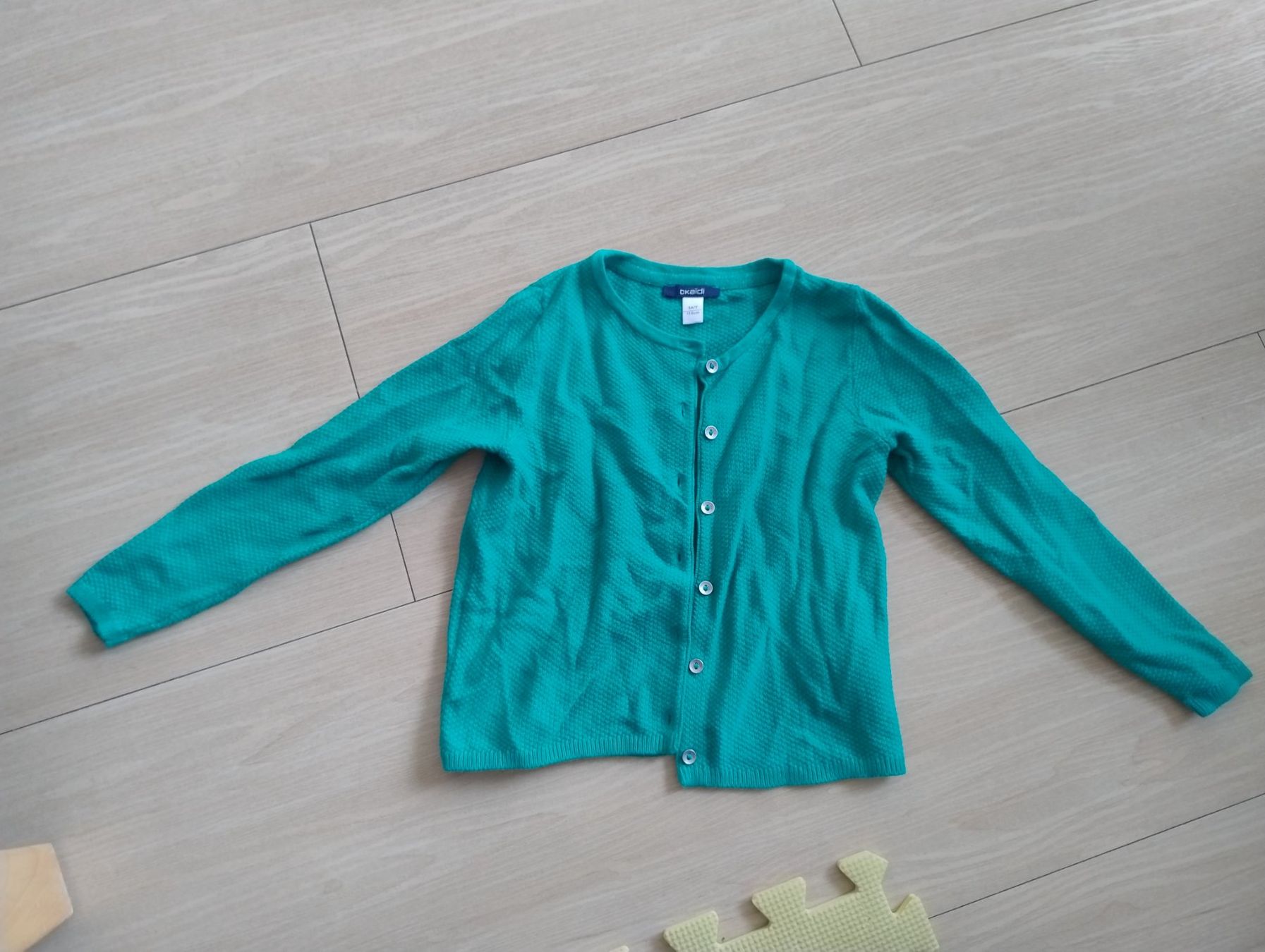 Giacche & Cappotti: Strickjacke von Okaidi Gr.110 – Usato da Bätterkinden venduto da livingdreams